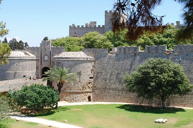 Wine Taste Private Tour Including Lunch at a Traditional Greek Tavern - Authentic Greek Cuisine for Lunch