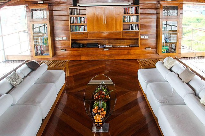 4 Day Amazon River Luxury Cruise From Iquitos on the Delfin II