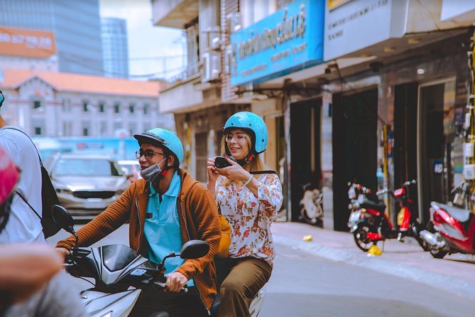 4 Hours Hidden Gems and Highlights in Ho Chi Minh by Motorbike - Best Street Food Spots