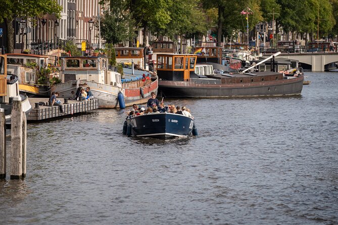 1 Hour Canal Cruise in Amsterdam - Additional Information About the Cruise