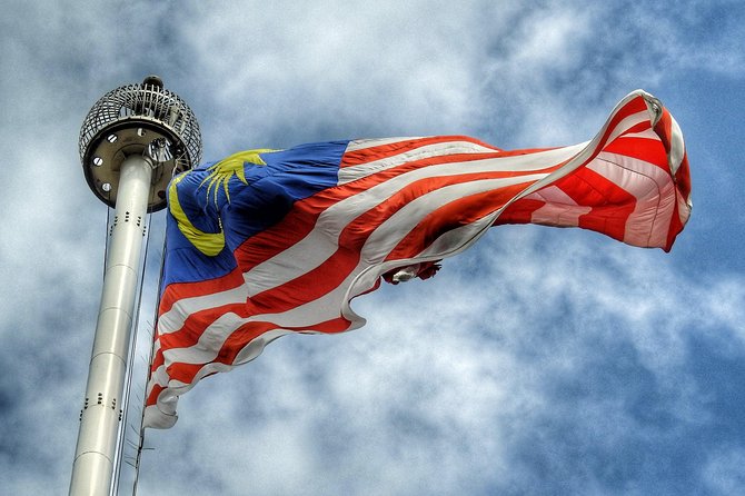 *17 or 19 Hrs Kuala Lumpur Van Tour From Singapore W Tour Guide - The Sum Up