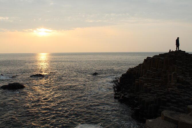 2-Day Northern Ireland Giants Causeway Private Luxury Car Tour - Tour Itinerary