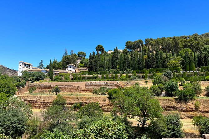 2-Hour PREMIUM Tour Visiting the Alhambra and Generalife - Tour Duration and Highlights