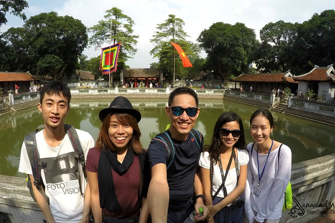 3-Hour Waking up With Hanoians - Taking in Hanoian Art and Culture