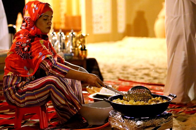 Abu Dhabi Afternoon Desert Safari and BBQ Dinner - Indulging in an Authentic Arabic Feast