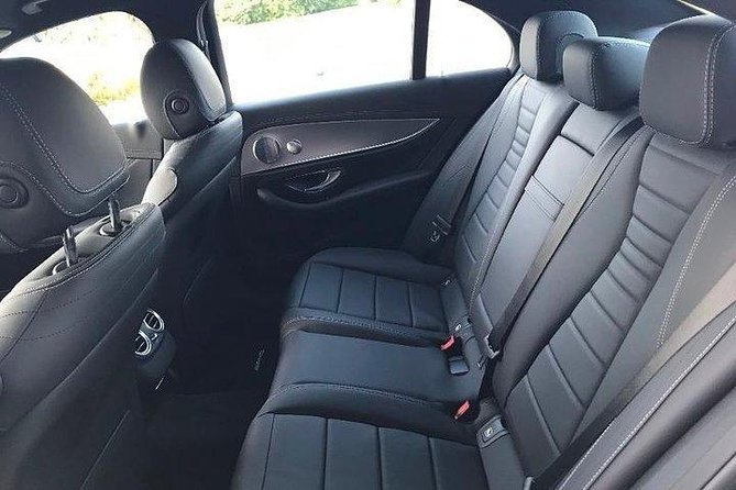 Airport to Lège-Cap-Ferret Transfer in Business Sedan - The Sum Up