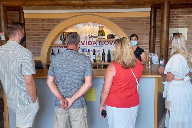 Albufeira Tour: Wine Tasting and Chicken Piripiri Lunch - Cultural Food Experience
