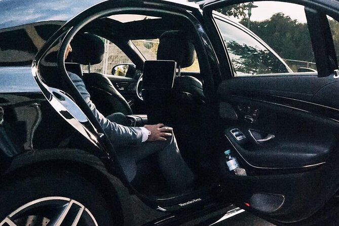 Arrival Private Transfer: Copenhagen Airport CPH to Copenhagen in Business Car - Arrival Private Transfer Details