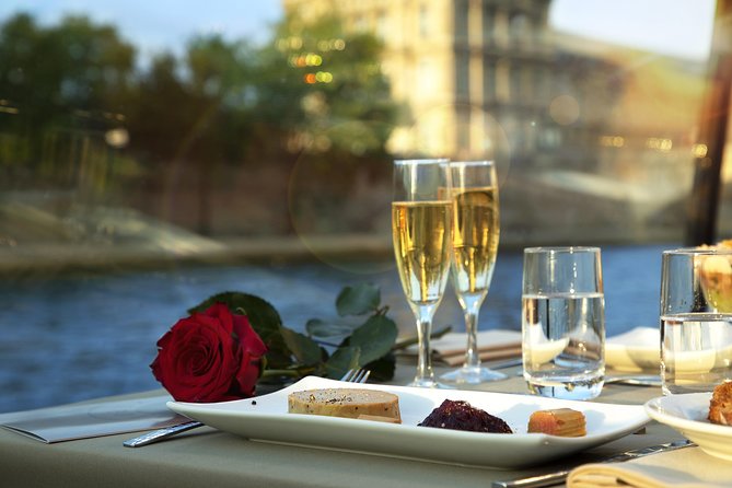 Bateaux Parisiens Valentines Day Gourmet Seine River Dinner Cruise & Live Music - Common Questions