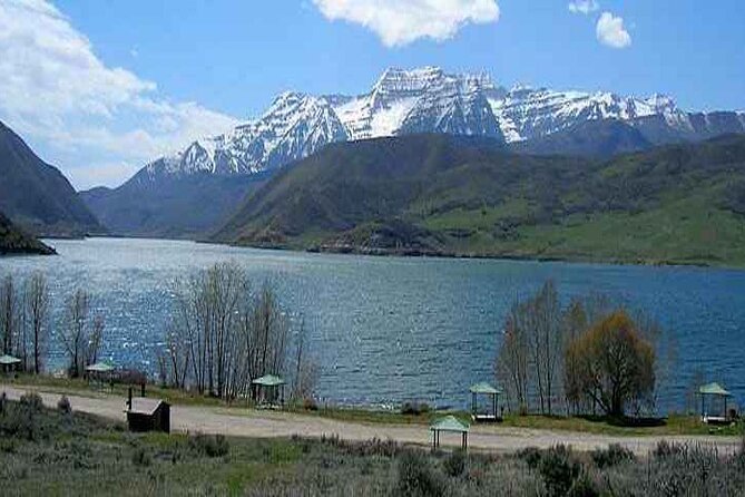 Beautiful Half-Day Drive Through the Wasatch Mountain Range - Snowy Mountain Vistas