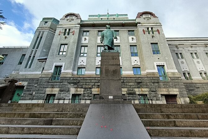 Bergens Landmarks and History: A Self-Guided Audio Tour - Following Bergens Historic Walking Trail
