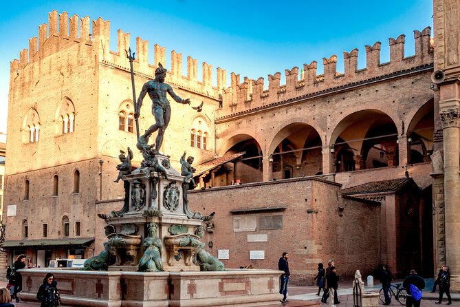 Bologna City Red Bus and Food Tasting - Sightseeing and Attractions Covered