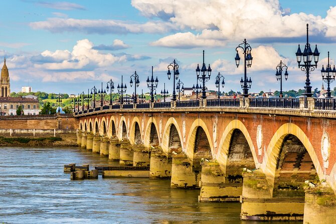 Bordeaux Scavenger Hunt and Best Landmarks Self-Guided Tour - Tour Overview