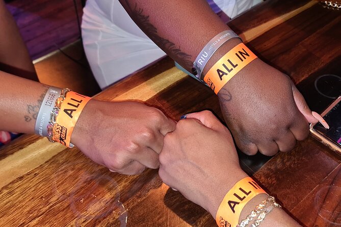 Cabo Bar Crawl - The BEST Bar and Clubs in Cabo - Tips for a Memorable Cabo Bar Crawl Experience