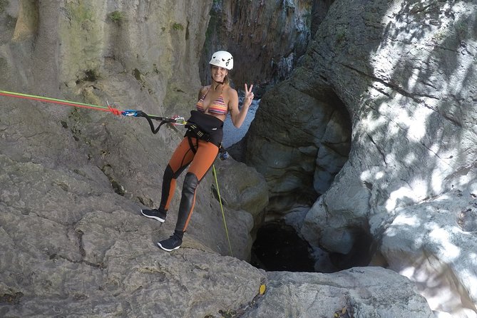 Canyoning Green Throat - Pricing and Terms
