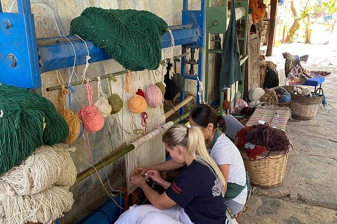 Carpet Weaving Art Lessons & Experience - Exploring the Cultural Significance