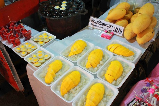 Chiang Rai Food & Night Market Walking Tour With Local Host - Must-Try Street Food