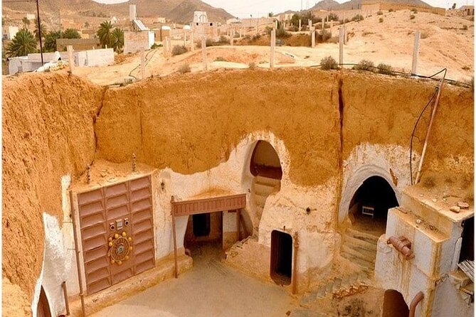 Circuit the South of Tunisia in 2 Days Sahara Explorer - Language and Communication Challenges