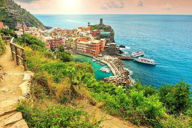 Day Trip to Cinque Terre by Deluxe Minivan & Hiking - Visit Manarola by Train or Bus