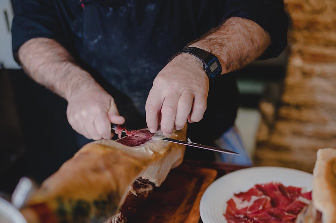 Delicious Granada Food Walk - Enjoy Tapas and Drinks at a Local Bar