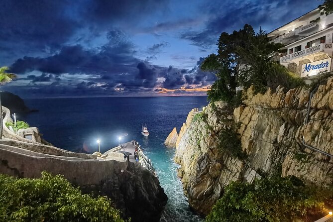 Deluxe High Cliff Divers Exhibition by Night W/Different Options - Directions and How to Get There