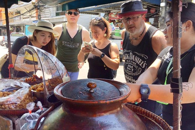 แปลเป็นภาษาอังกฤษ: Thai Street Food & Morning Market Walking Tour in Hua Hin - Generous Food Sampling