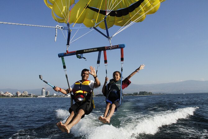 Early Bird Parasailing Experience in Kelowna - Background