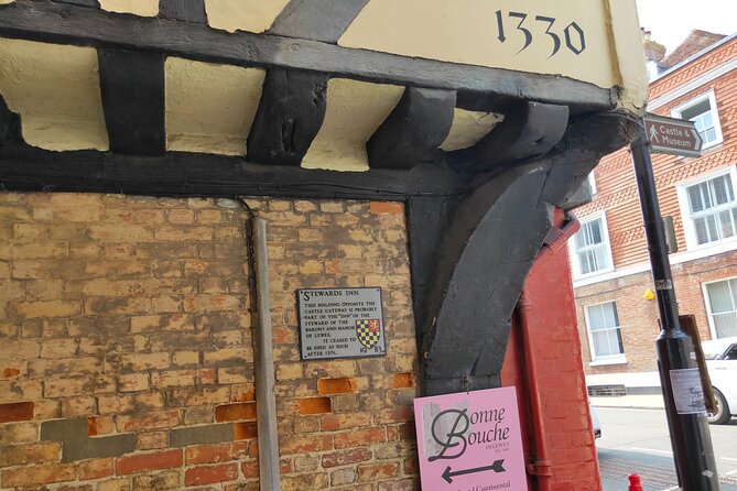Eccentric Lewes: A Self-Guided Walking Tour - Captivating Architecture and Unique Buildings