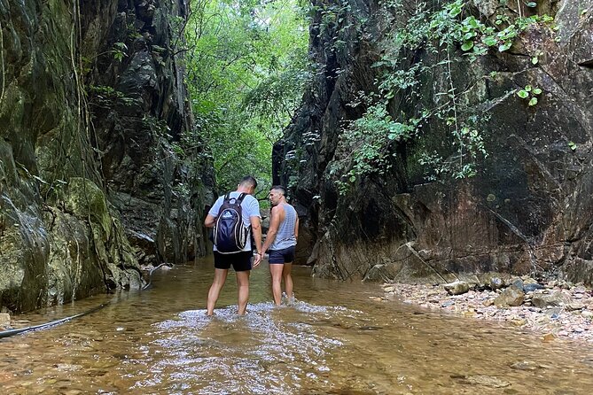 El Nogalito Mountain and Waterfall Half-Day Hiking Tour - Tour Details