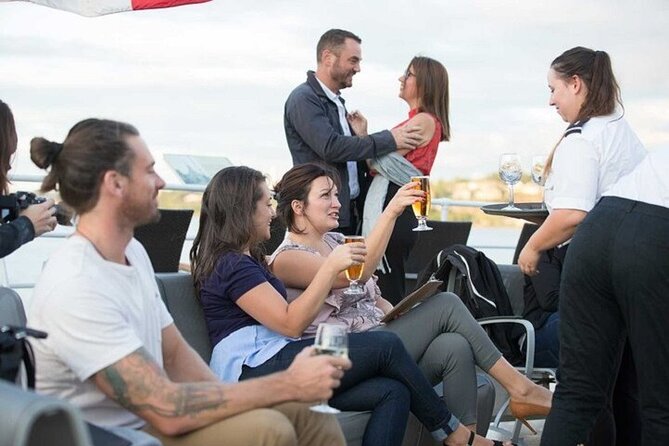 Evening Cruise in Montreal - Onboard Amenities and Services