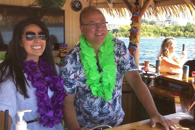 Floating Tiki Bar (Boat Tour) on the Ottawa River - Meeting and Pickup