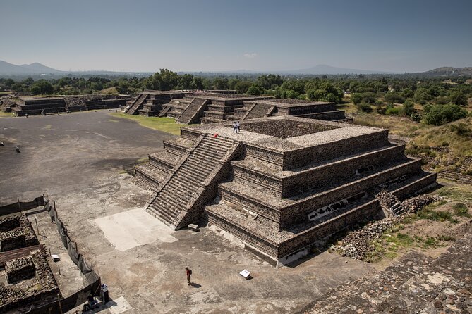 From Mexico City: Explore Teotihuacan Pyramids With Local Lunch - Local Experiences and Recommendations