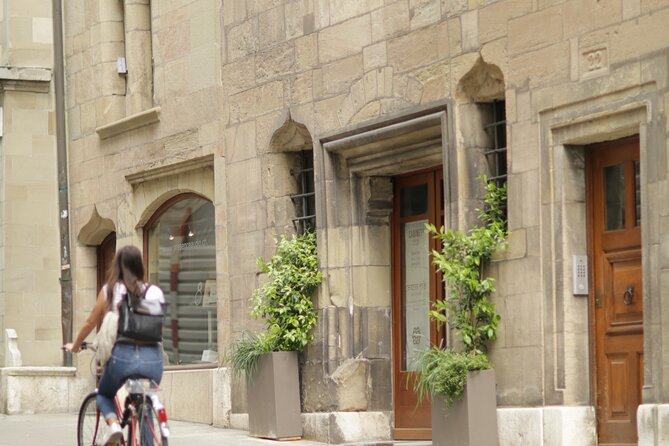 Geneva the Highlights Tour on a Bike - 3h - Weather-Dependent Experience