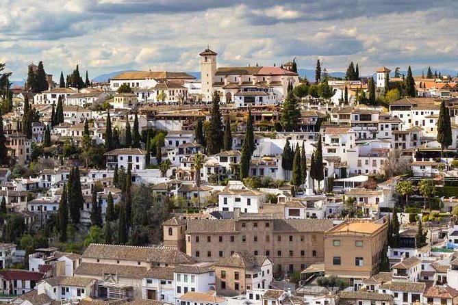 Granada Walking Tour: Albaicin and Sacromonte Quarters - Common Questions