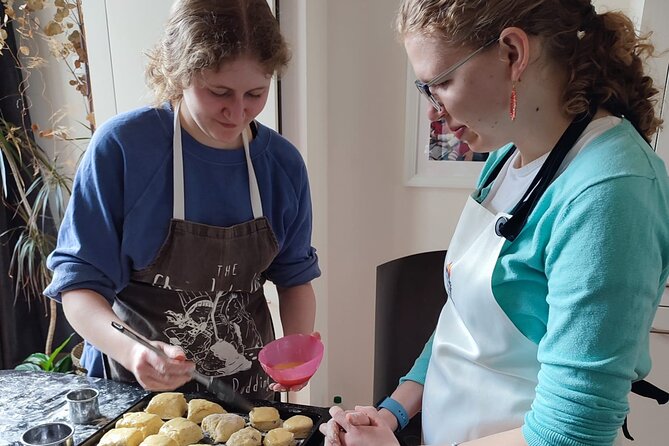 Grannys Apple Cake and Scones Baking in Dublin - Maximum Number of Travelers