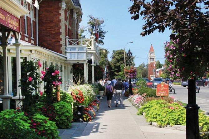 Guided Day Trip to Canadian Side of Niagara Falls From Toronto - Customer Testimonials