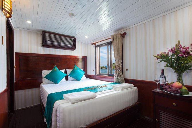 Ha Long Bay Tour in Middle 3 Star Cruise - Meeting and Pickup