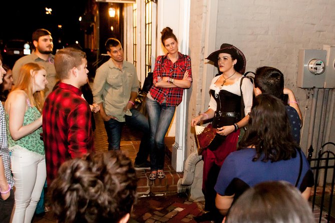 Haunted Old Town Alexandria Ghost and Pub Walking Tour - Take Home a Commemorative Souvenir