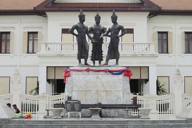 Historical City Bike Tour of Chiang Mai - Local Markets and Neighborhoods
