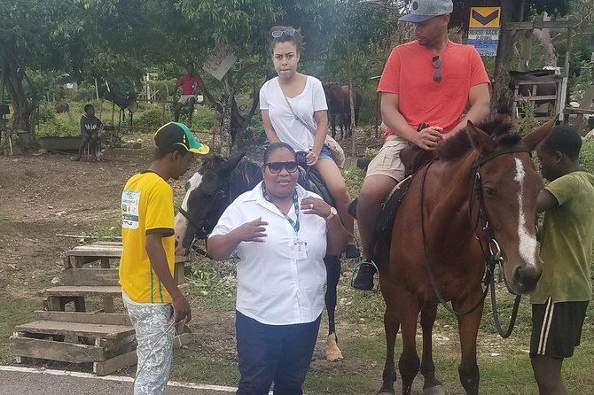 Hour Horseback Riding Guided Tour From Runaway Bay - Common Questions