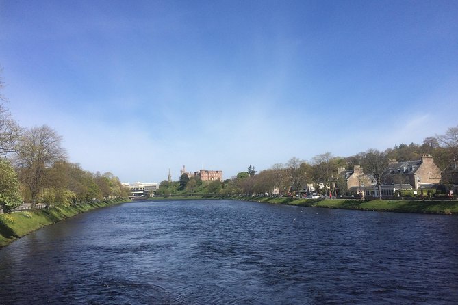 Inverness Bike Tour a 2 Hours Guided Bike Tour Around the Waterways of Inverness - Guide Qualities