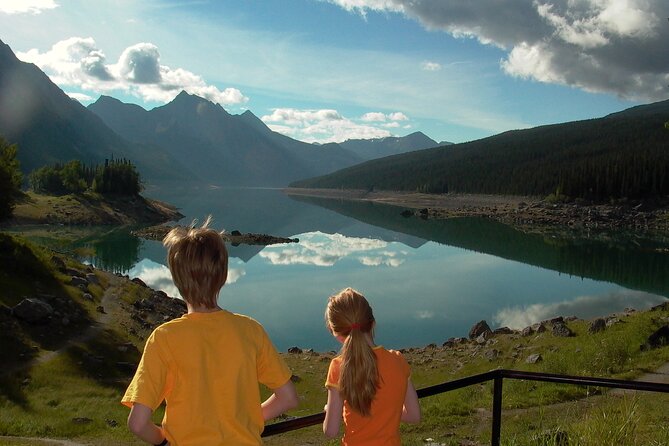 Jasper National Park Tour: Maligne Valley, Medicine Lake and Spirit Island - Boat Cruise Experience