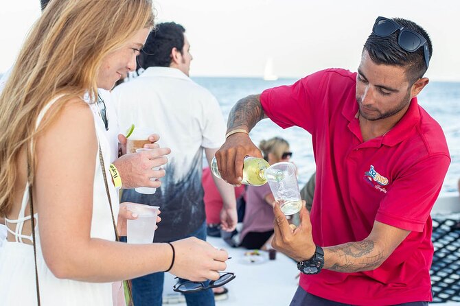 Jazz and Wine Sunset Cruise in Los Cabos - Reviews and Feedback