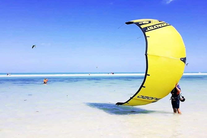 Kitesurfing Lessons in Isla Holbox - Start Time and Opening Hours