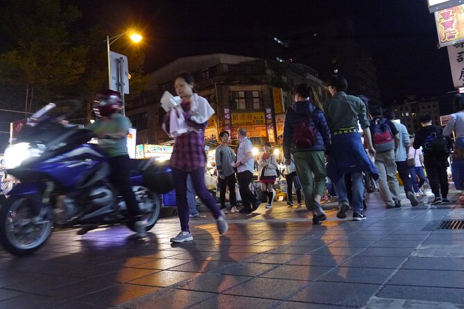 Local Favorites: Taiwan Night Market Food Tour in 2 Hours - Accessibility Information