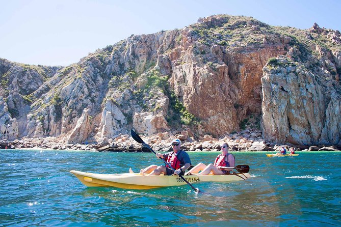 Los Cabos Arch and Playa Del Amor Tour by Glass Bottom Kayak - Guide Experience and Expertise