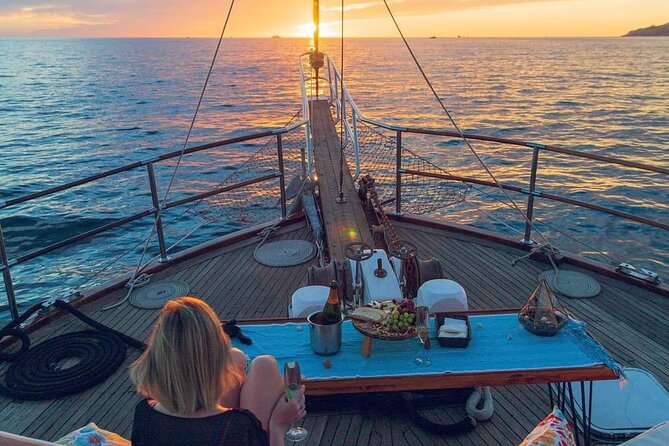 Luxury Sunset Sailboat, Gourmet Dinner and Open Premium Bar. Los Cabos - Pricing and Terms