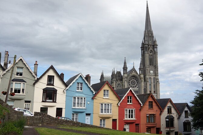 Majestic Walking Christmas Tour in Cork - Winter Wonderland Activities
