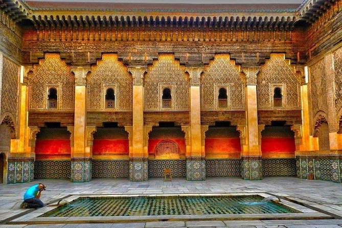 Marrakech Walking Tour With Official City Guide - Weather Requirements and Minimum Travelers