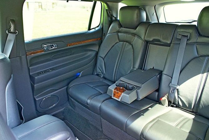 Midway Airport (Curbside) To Chicago, Luxury Private Sedan, All Inclusive - Reviews and Pricing